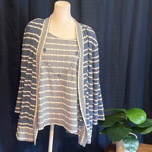 Alfred Dunner Blue and white striped top.